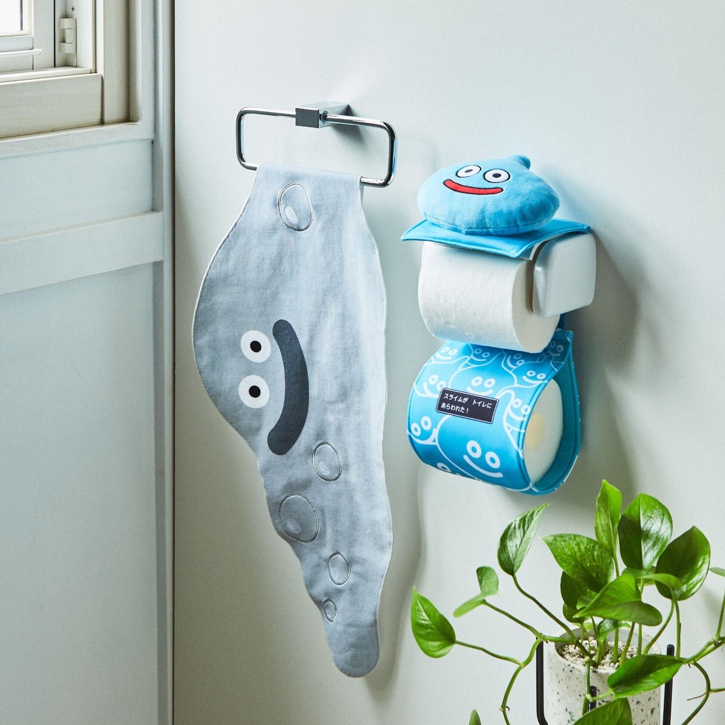 Dragon Quest" Smile Slime Liquid Metal Slime Face Towel - Aniporium